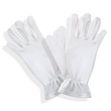 Gants blancs de cérémonie